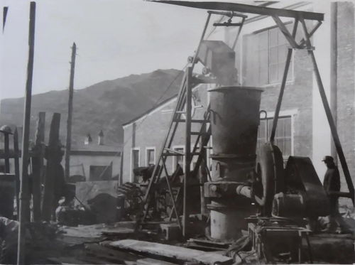 可可托海老照片故事展丨可可托海采矿史上功不可没的机械厂 围城故事